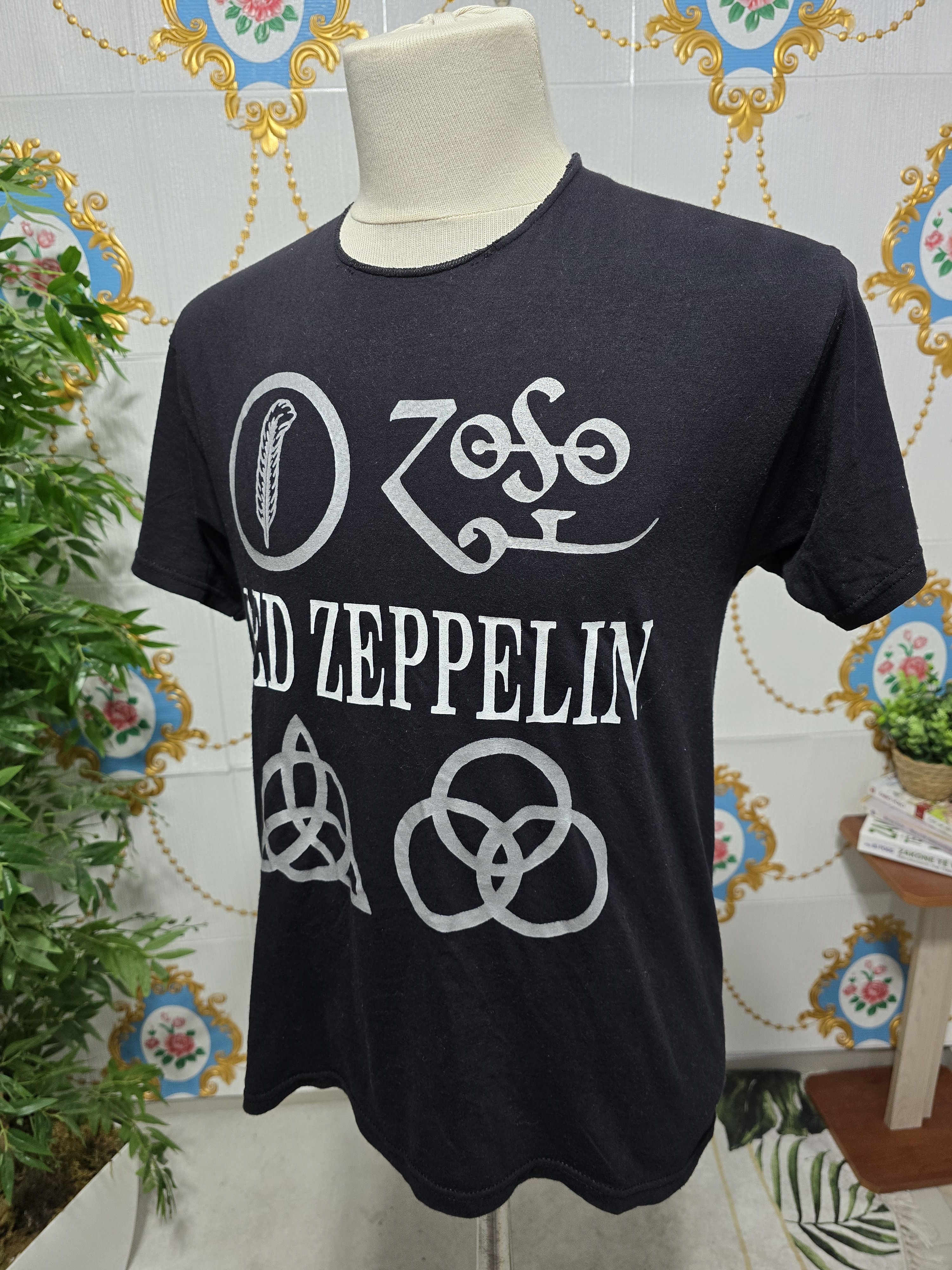 Band Tees Vintage Led Zeppelin Icarus Four Symbols T-Shirt Medium Size US M / EU 48-50 / 2 - 4 Thumbnail