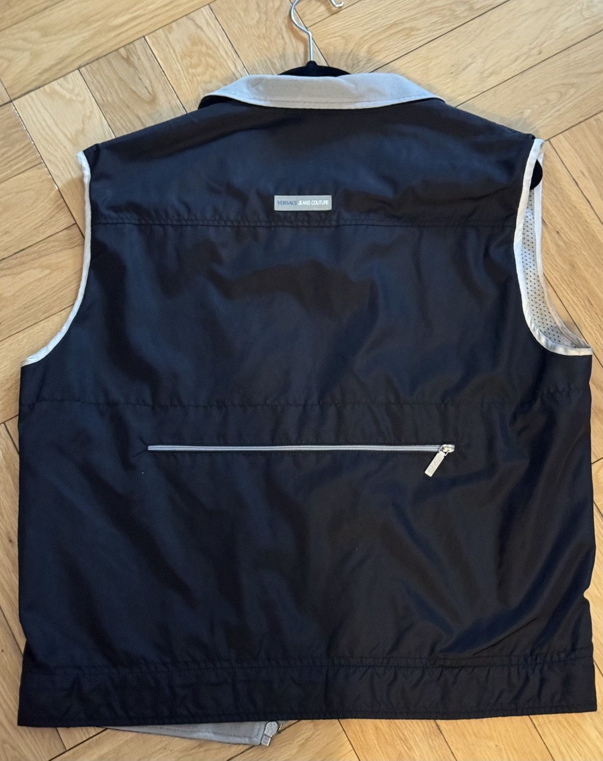 Versace Jeans Couture VINTAGE VERSACE JEANS ZIPPERED VEST Size US M / EU 48-50 / 2 - 3 Thumbnail