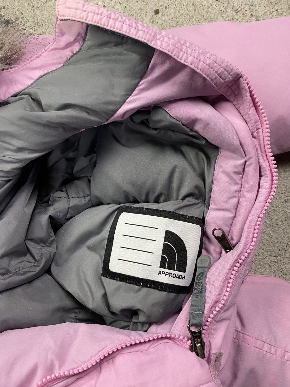 The North Face The north face puffer pink jacket with faux fur hood Size M / US 6-8 / IT 42-44 - 10 Thumbnail
