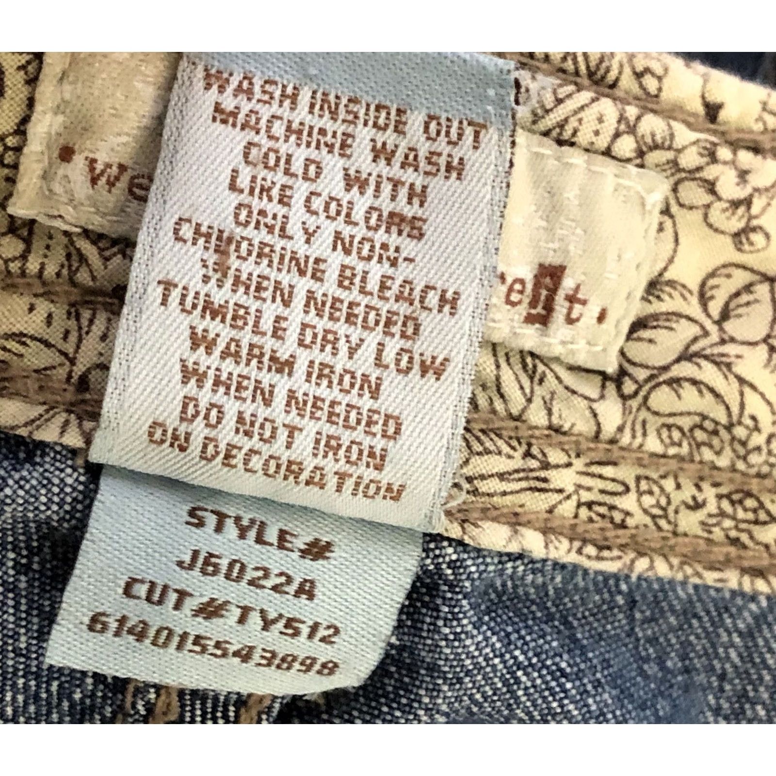Vintage VINTAGE Wear It Declare It Blue Jean Shorts 11 Denim 31" Waist Mid Rise 90s Y2K Womens Juniors Short Cut-Off 5-Pocket Blue Denim Shorts Jeans Size 24" / US 00 / IT 34 - 4 Thumbnail