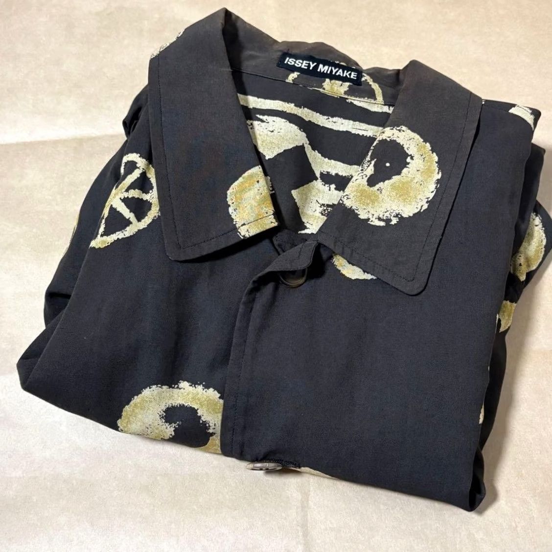Issey Miyake ISSEY MIYAKE GRAPHIC PRINT SHIRT JACKET MEN MULTICOLOR RAYON SIZE L USED Size US L / EU 52-54 / 3 - 2 Thumbnail