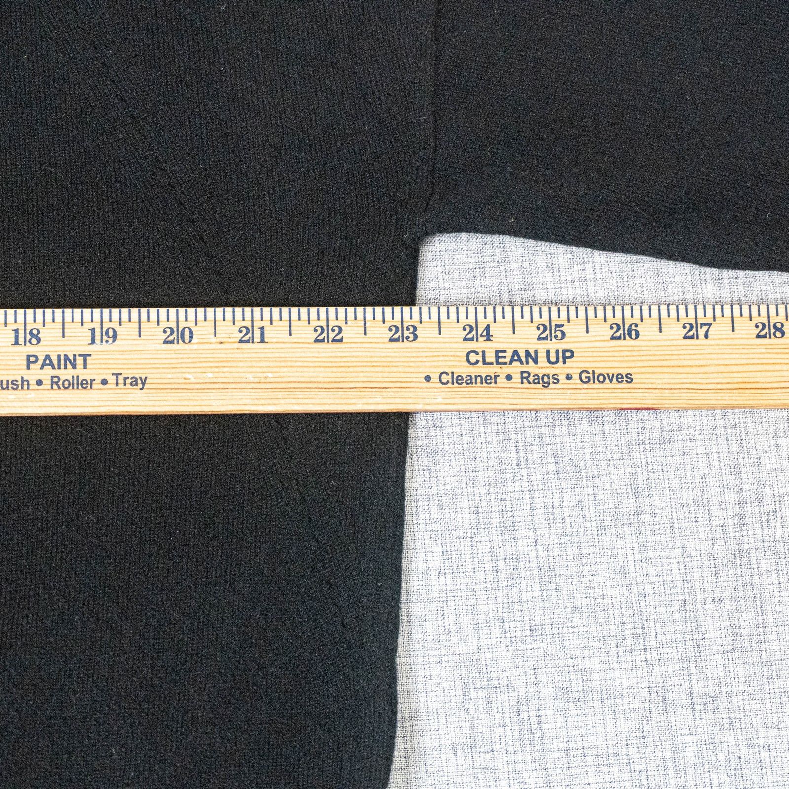 Vince Vince 100% Cashmere Cold Shoulder Sweater in black Large Size L / US 10 / IT 46 - 7 Thumbnail