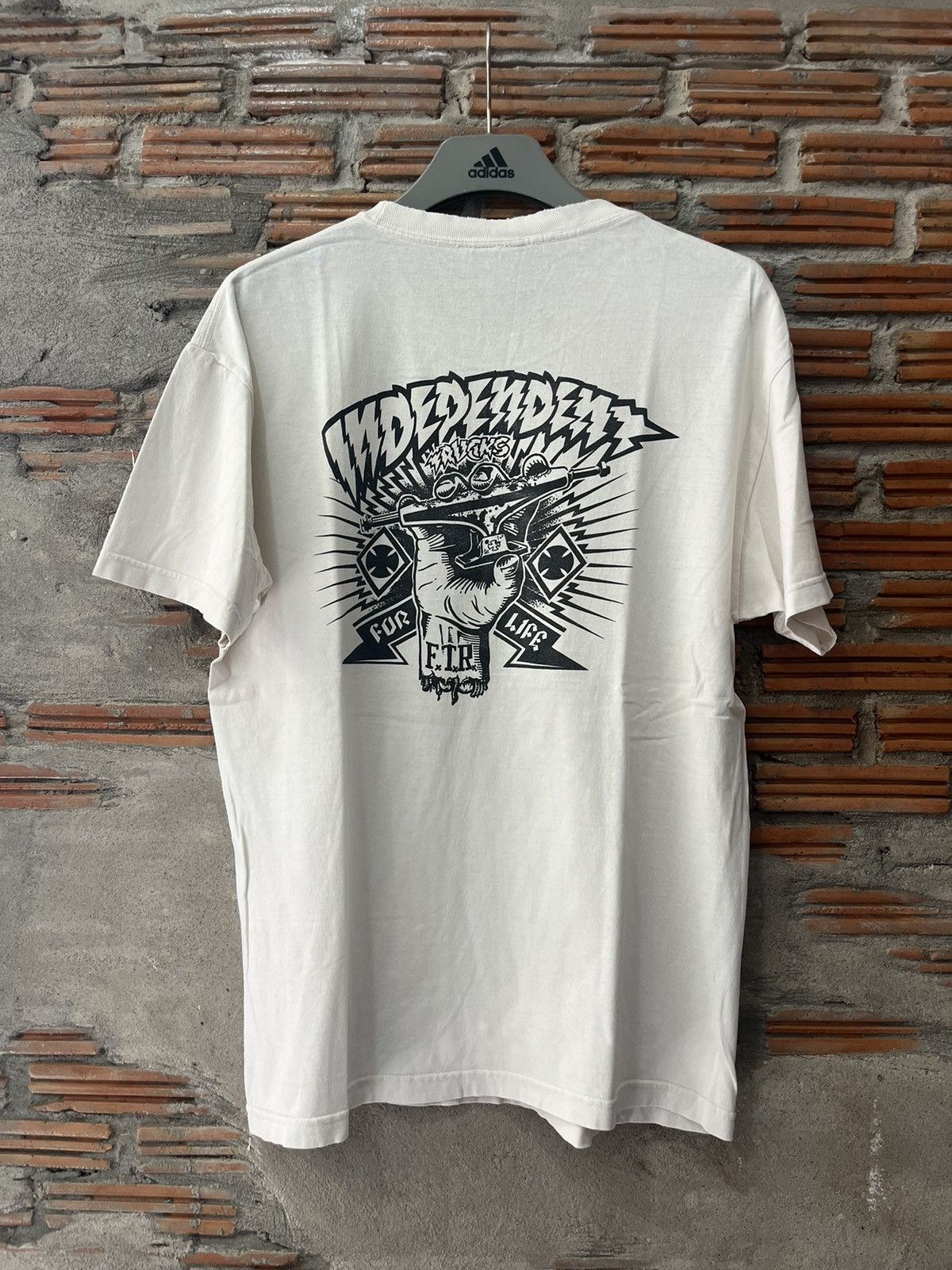 Independent Truck Co. Vintage INDEPENDENT TRUCKS Skateboard 00’s Tshirt Size US L / EU 52-54 / 3 - 3 Thumbnail