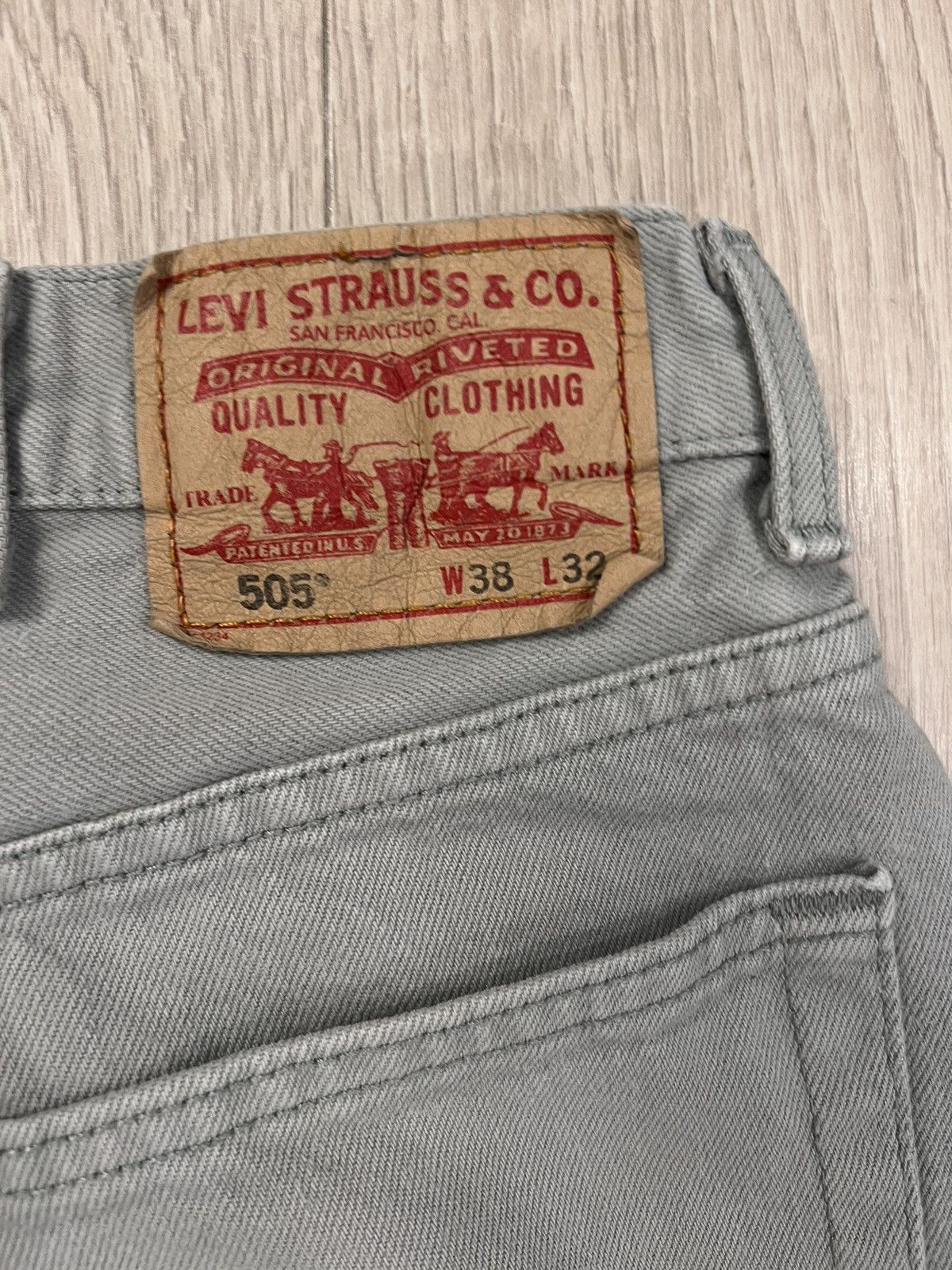 Levi's × Vintage Vintage Levi’s 505 Light Wash Denim Jeans y2k 2000s 00s Size US 36 / EU 52 - 4 Thumbnail