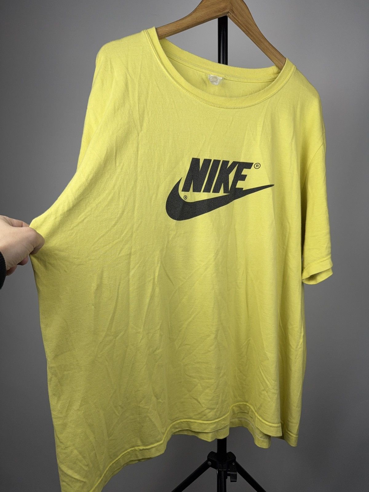 Nike Vintage Retro USA 90s Nike Yellow Tee with Big Swoosh Logo Size US XL / EU 56 / 4 - 14 Thumbnail