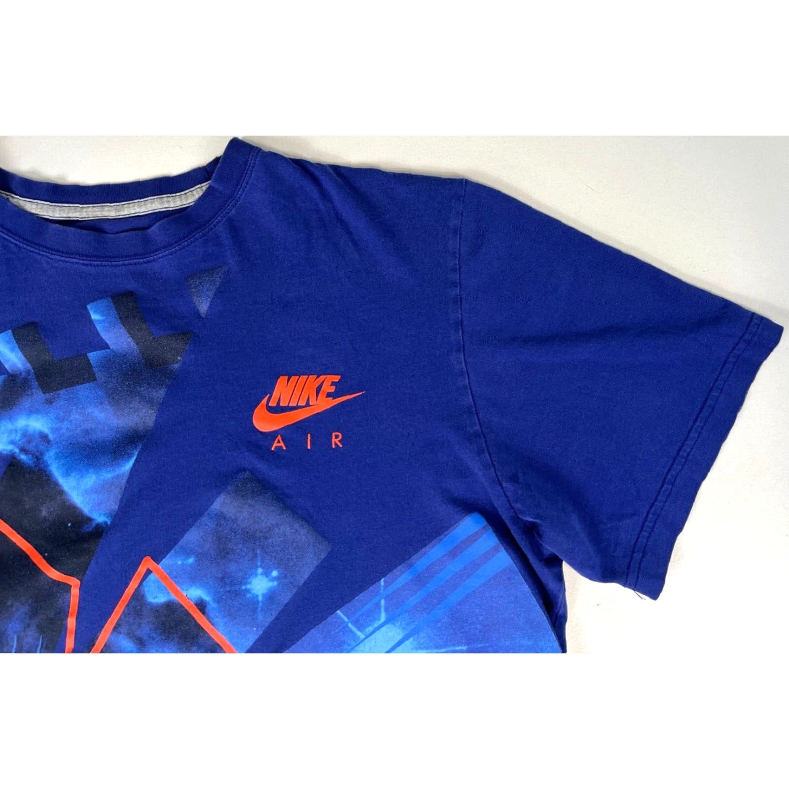 Nike Nike Air Graphic T-Shirt Nike Men XL Blue 2013 559406-433 Short Sleeve Crew Neck 100% Cotton Size US XL / EU 56 / 4 - 4 Thumbnail