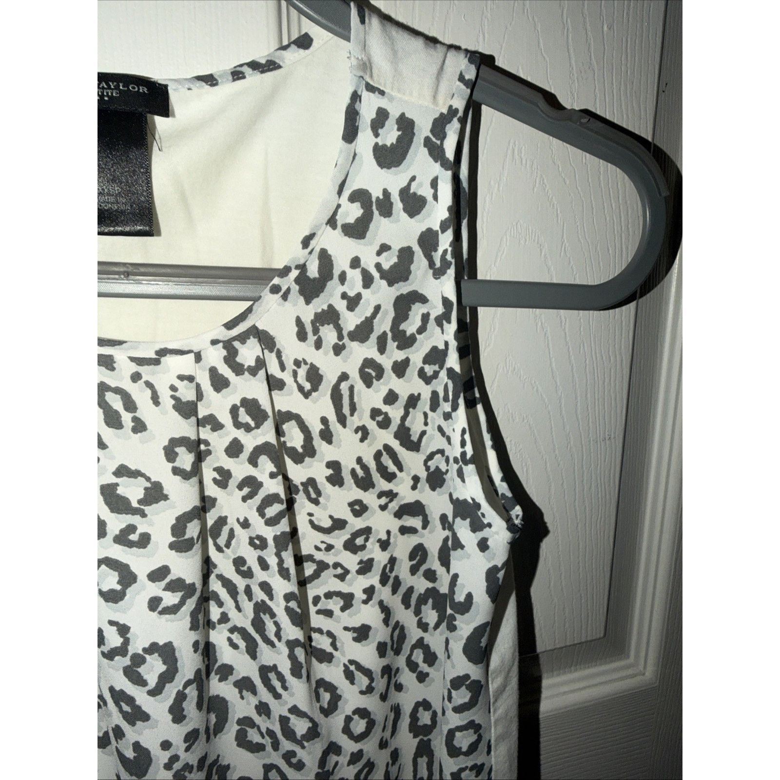 Ann Taylor Ann Taylor Petite XXSP Blue Sleeveless Top Animal Print Size XXS / US 00 / IT 34 - 7 Thumbnail