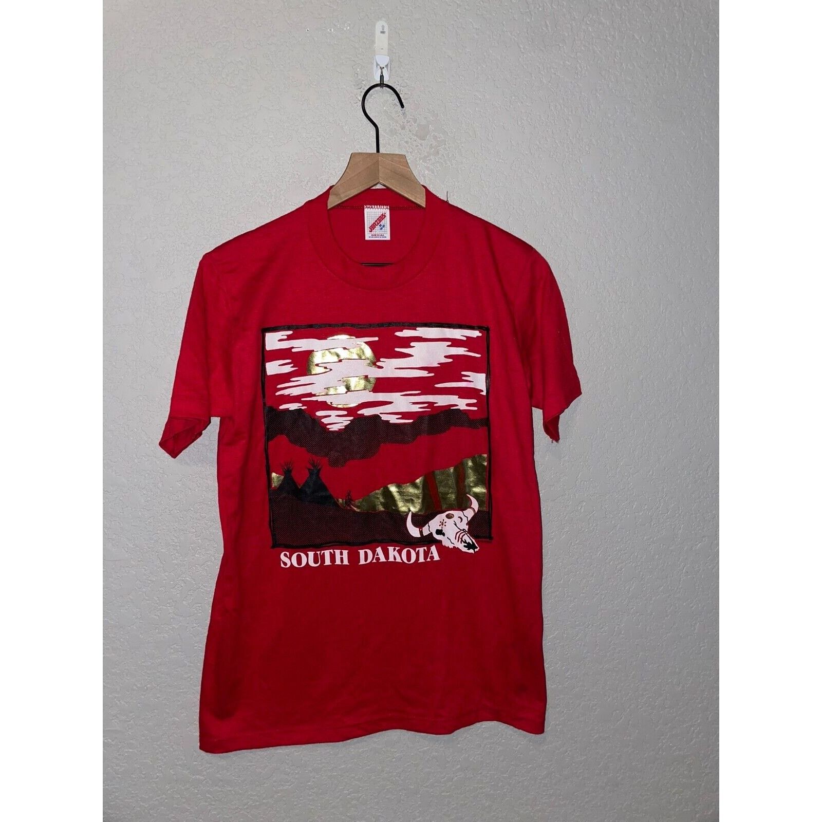 Jerzees Vintage Native American Shirt South Dakota Tee Red Tee 90s M Size US M / EU 48-50 / 2 - 1 Thumbnail