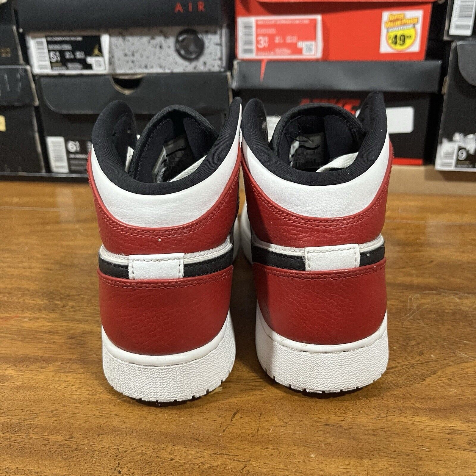 Jordan Brand Size 6Y, 7.5 Women’s- Air Jordan 1 Mid White Chicago Size US 7.5 / IT 37.5 - 5 Thumbnail