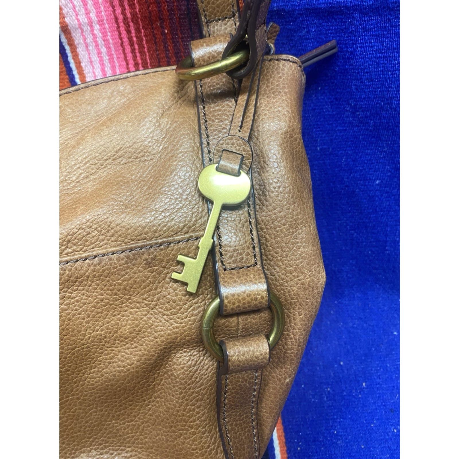 Fossil VINTAGE Fossil Leather Shoulder Bag Purse Brown Medium Brown Gold Leather Key Charm Womens Size ONE SIZE - 3 Thumbnail