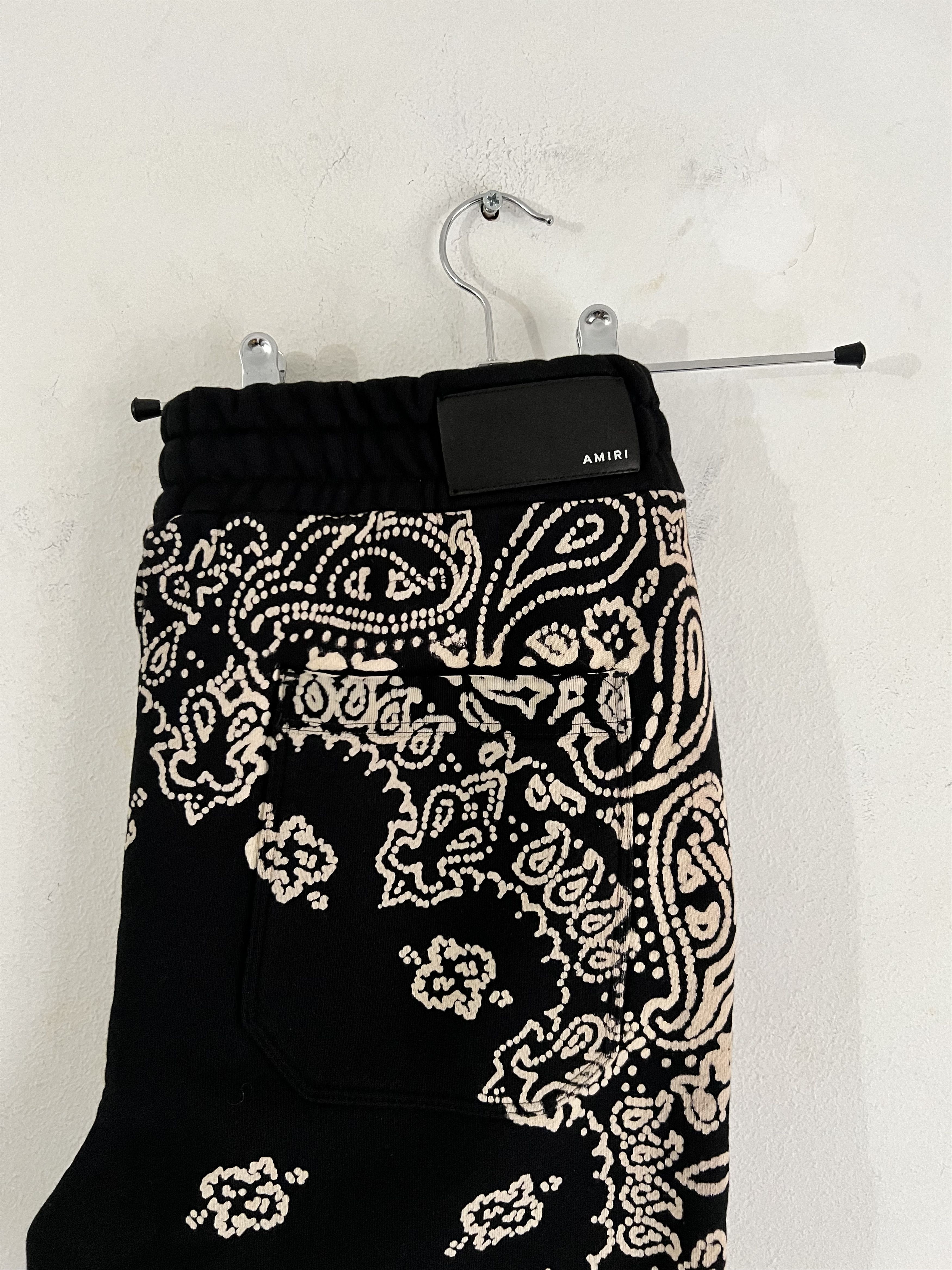 Amiri BNWT Black Bandana Bleach Sweatpants Size US 32 / EU 48 - 11 Thumbnail