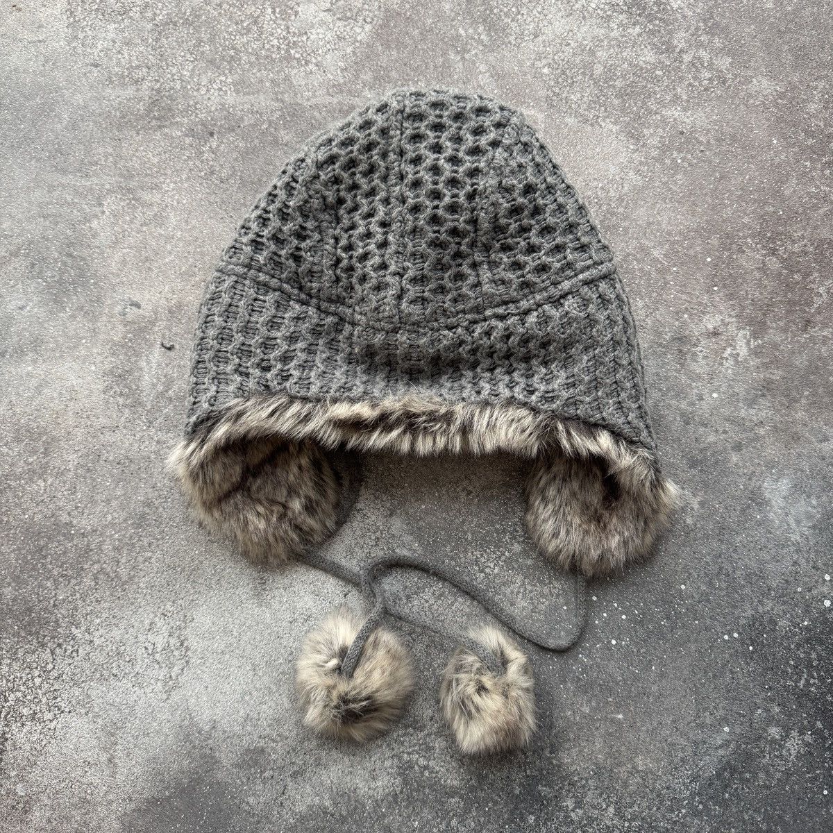 If Six Was Nine Amazing Faux Fur Y2K Ushanka Hat (Trapper Hat) Size ONE SIZE - 7 Thumbnail