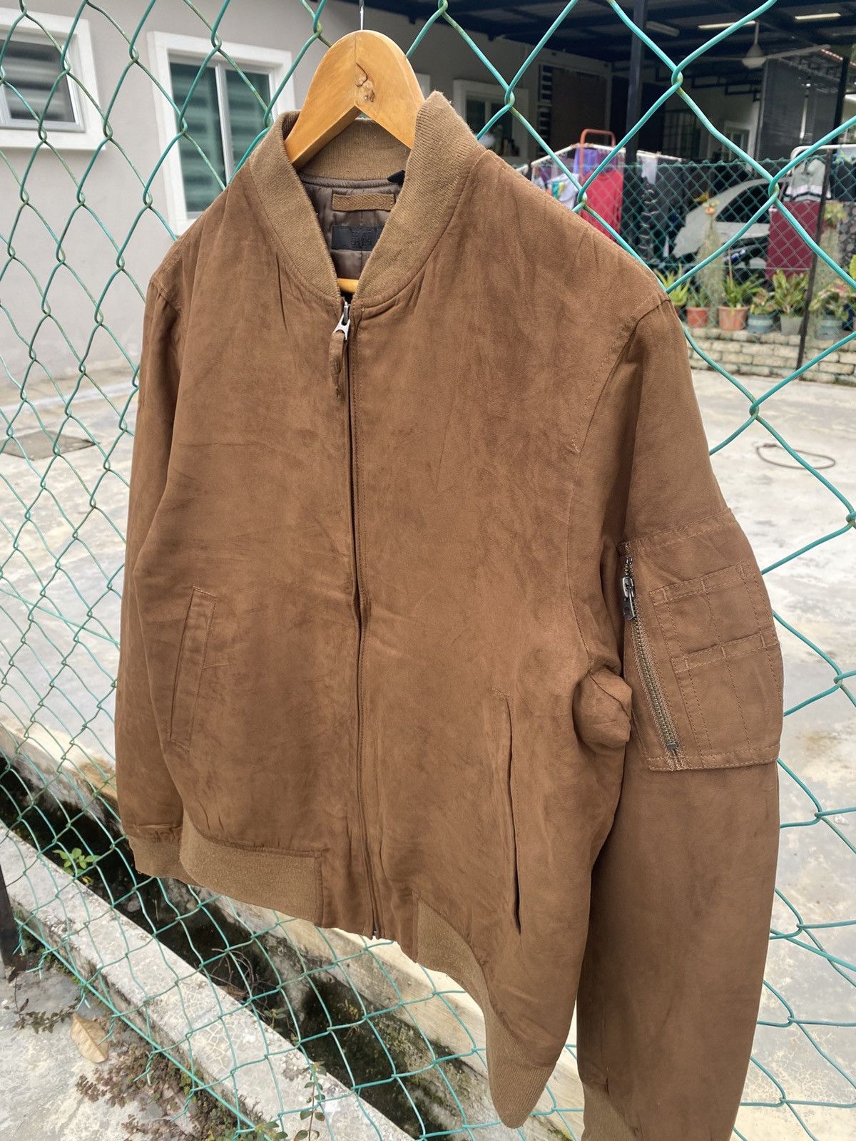 Uniqlo Uniqlo bomber jacket Size US L / EU 52-54 / 3 - 4 Thumbnail