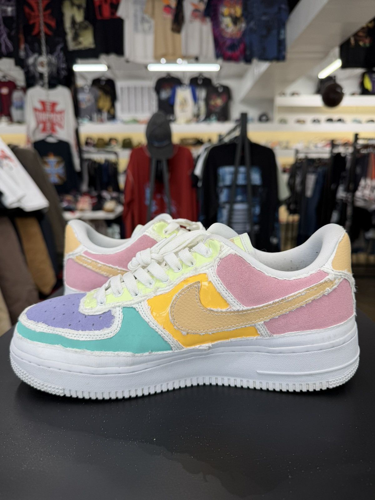 Nike Nike Air Force 1 Low Pastel Reveal Size 10.5W/9M (2021) Size US 9 / EU 42 - 4 Thumbnail