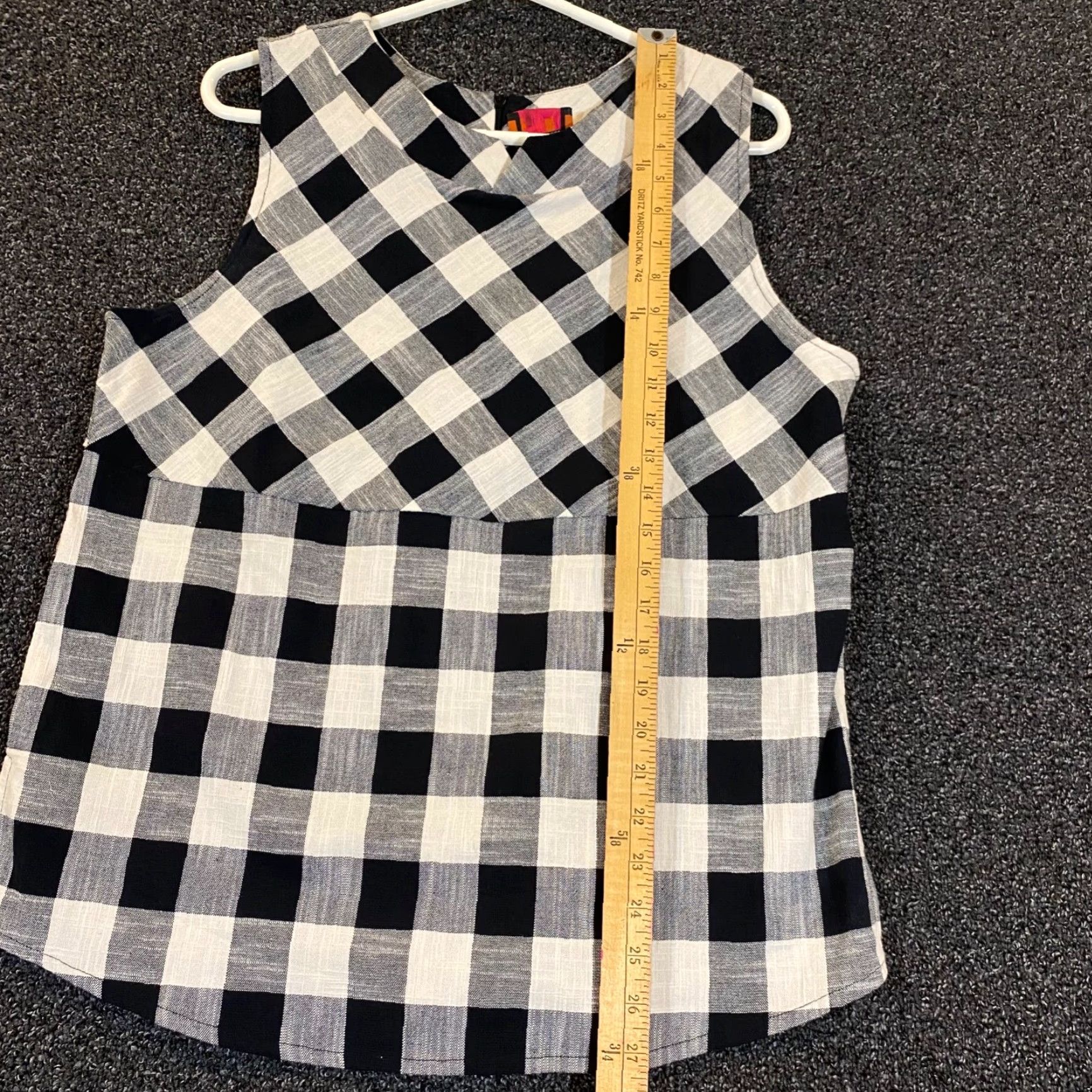 Vintage ISLE by Melis Kozan Top Womens M Black Gray Plaid Sleeveless Blouse NICE Size M / US 6-8 / IT 42-44 - 4 Thumbnail