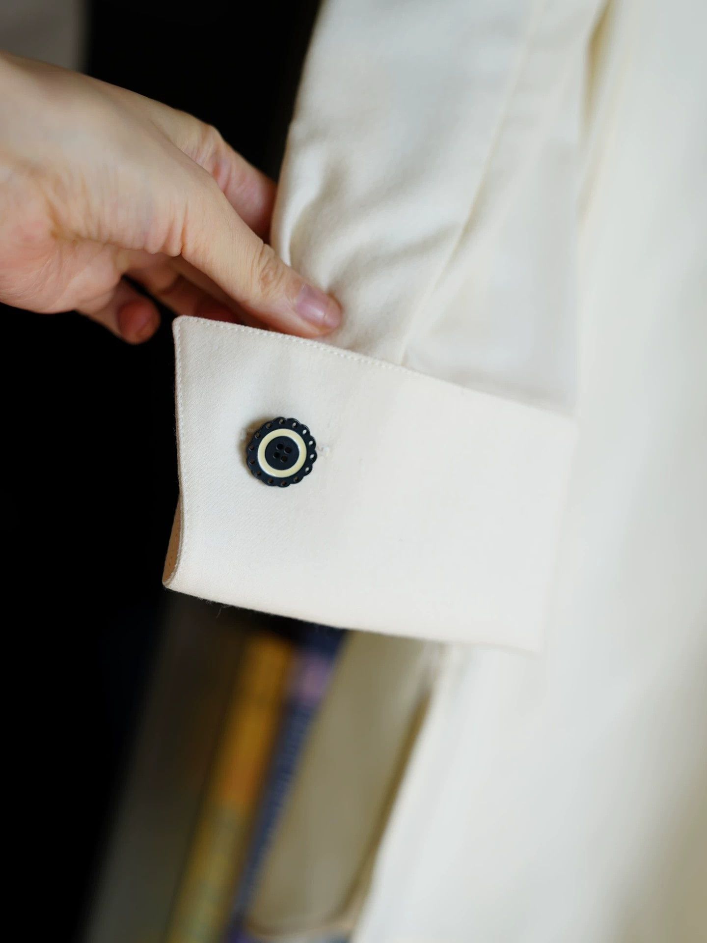 Karl Lagerfeld Karl Lagerfeld Vintage Cream Wool Oversized Shirt Dress Size M / US 6-8 / IT 42-44 - 8 Thumbnail