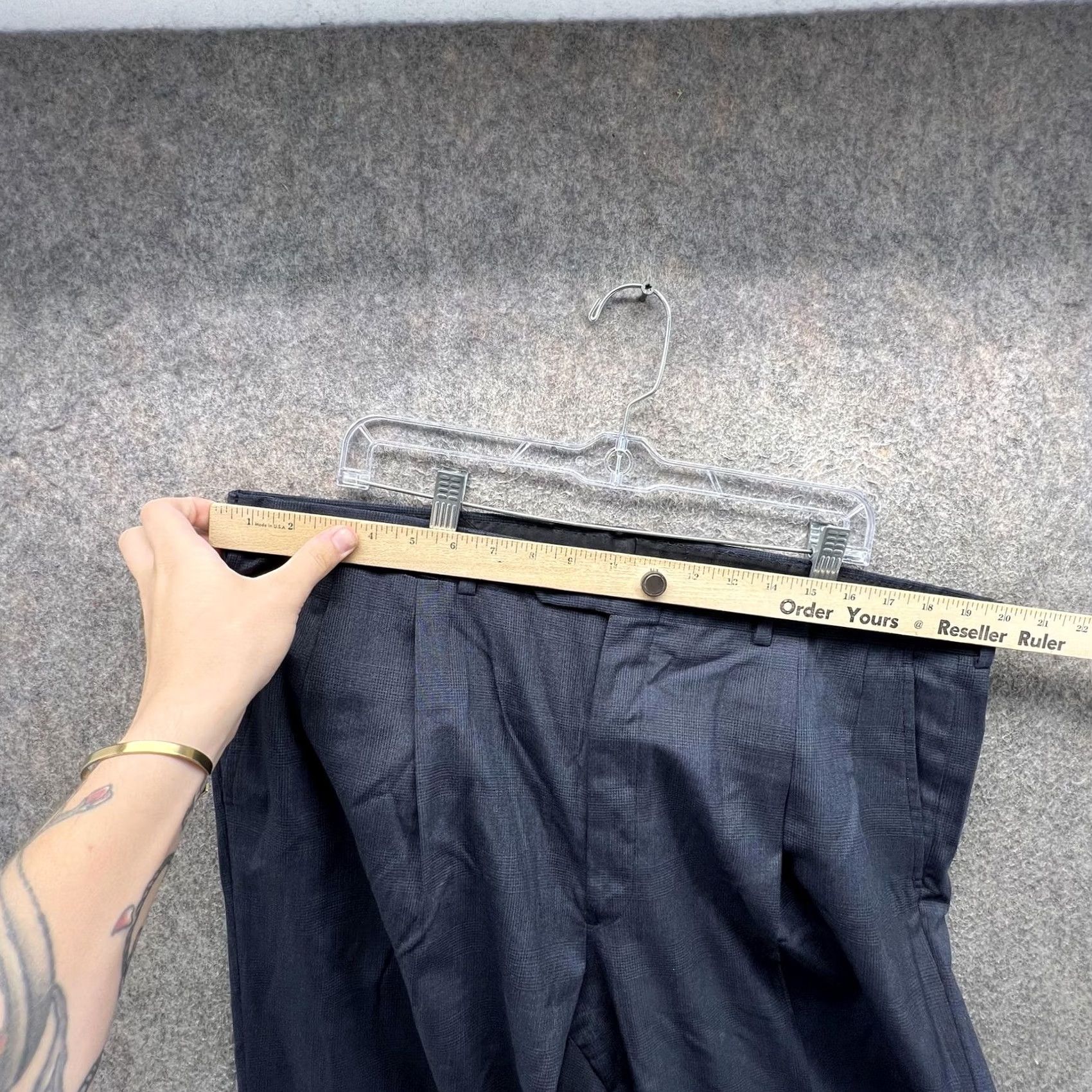 Vintage Dress Pants Mens 40x30 Gray Check Pleated Classic Fit Straight Leg Trousers XL Mens Gray Check Dress Pants Size US 36 / EU 52 - 4 Thumbnail