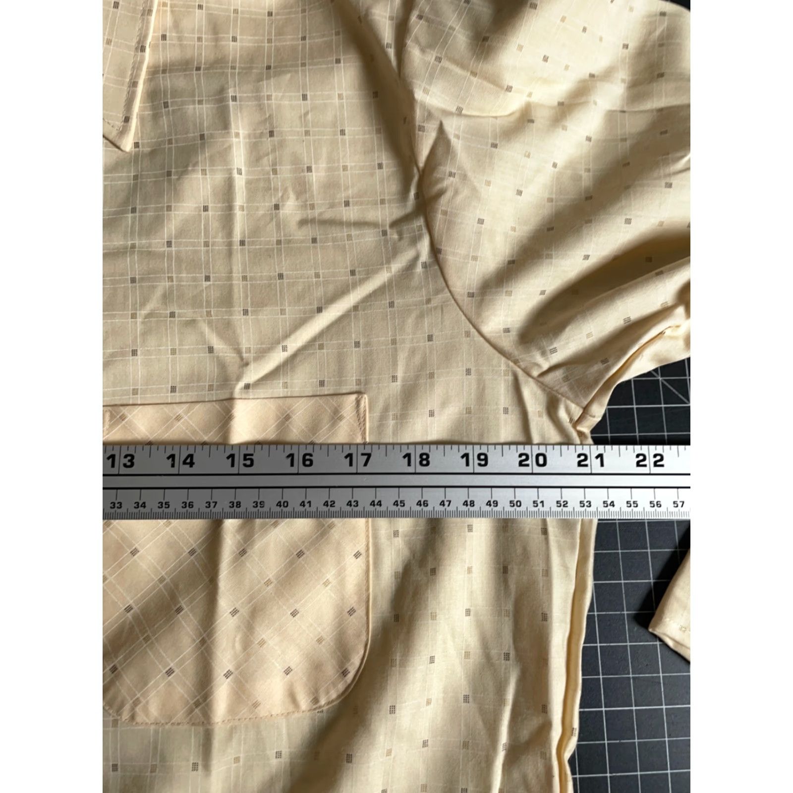 Vintage VINTAGE DeeCee Shirt Men's Medium Cream Check Pattern Lightweight Woven USA Made Size US M / EU 48-50 / 2 - 5 Thumbnail
