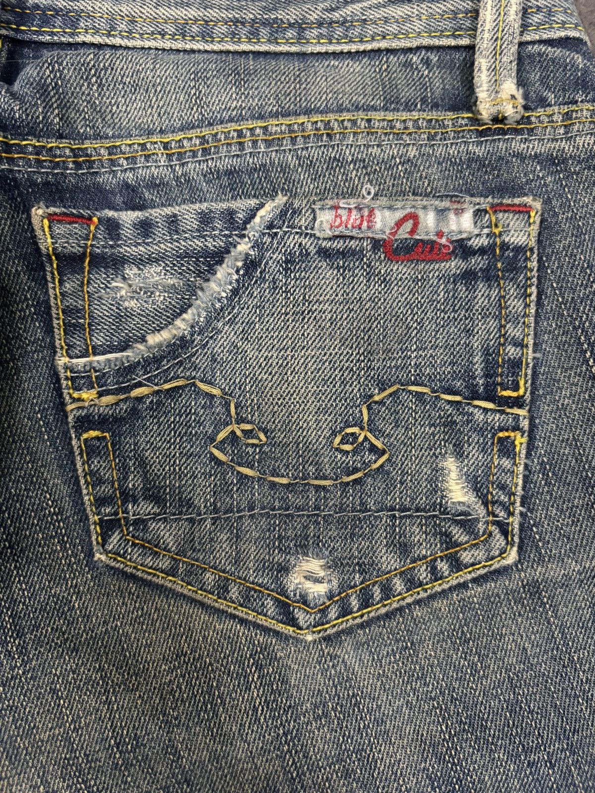 Vintage Vintage Y2K Blue Cult Midrise Flare Leg Mud Wash Jeans Size 28" / US 6 / IT 42 - 11 Thumbnail