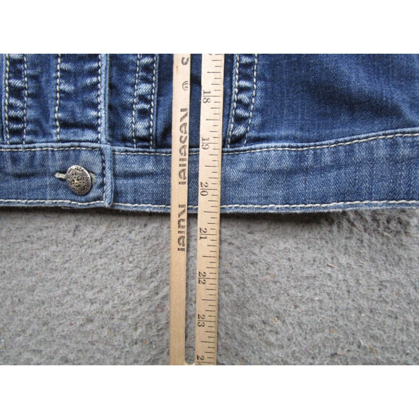 Vintage Silver Jeans Co Denim Jacket Womens Size S Regular Small Blue Trucker Button Up Casual Basic Jacket Size 28" / US 6 / IT 42 - 6 Thumbnail