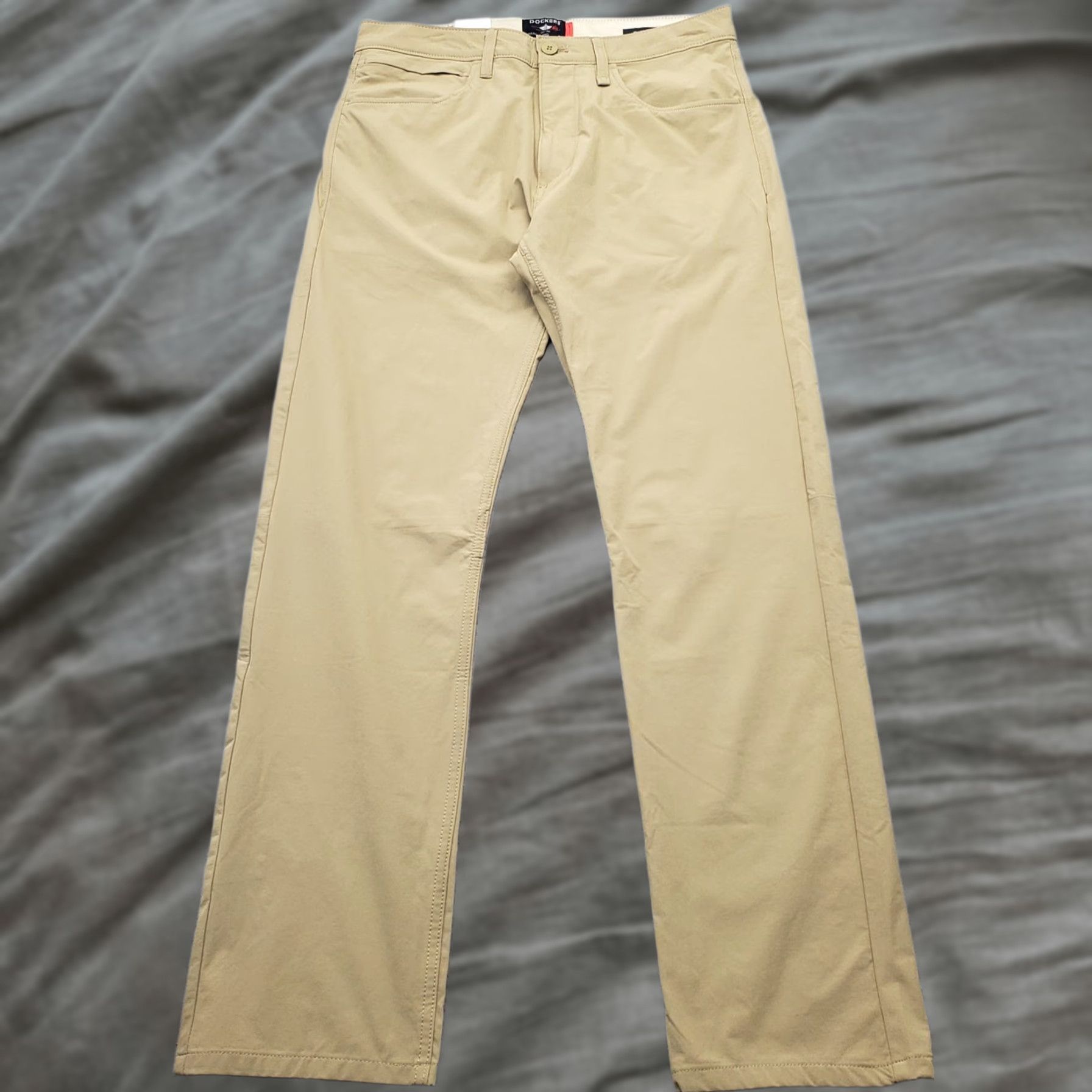 Dockers DOCKERS Mens Pants Hiking Tan 32x32 Straight Regular Pockets Outdoor Denim Style Chino Clothing Mens Size 32 Size US 32 / EU 48 - 1 Thumbnail