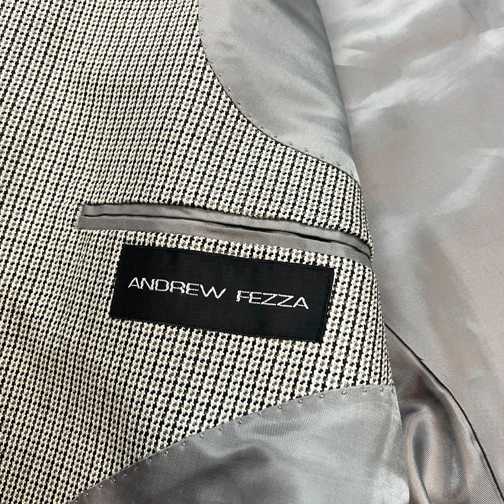 Vintage Andrew Fezza Mens Blazer 44 R Beige Silk Single-Breasted Notch Three-Button Short Sports Coat Formal Size 44R - 6 Thumbnail