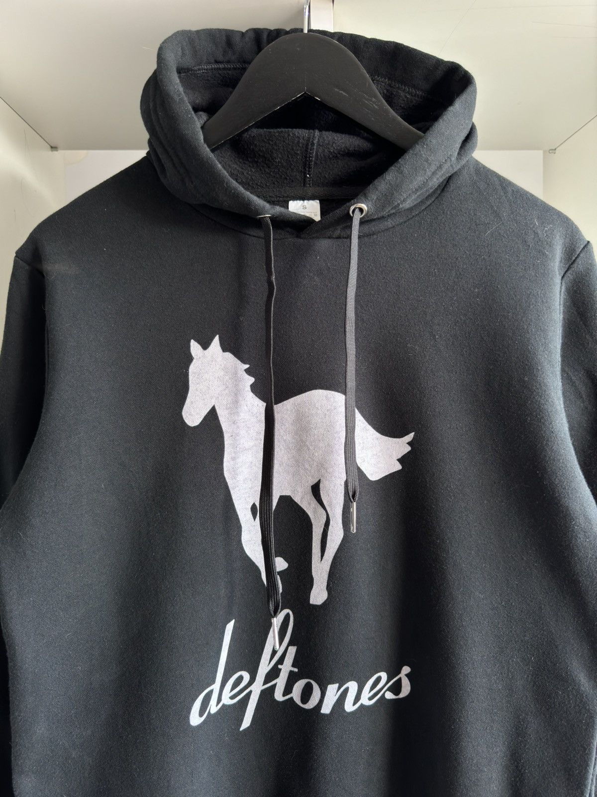 Band Tees 2002 DEFTONES WHITE Ponny Band Hoodie Size US S / EU 44-46 / 1 - 3 Thumbnail