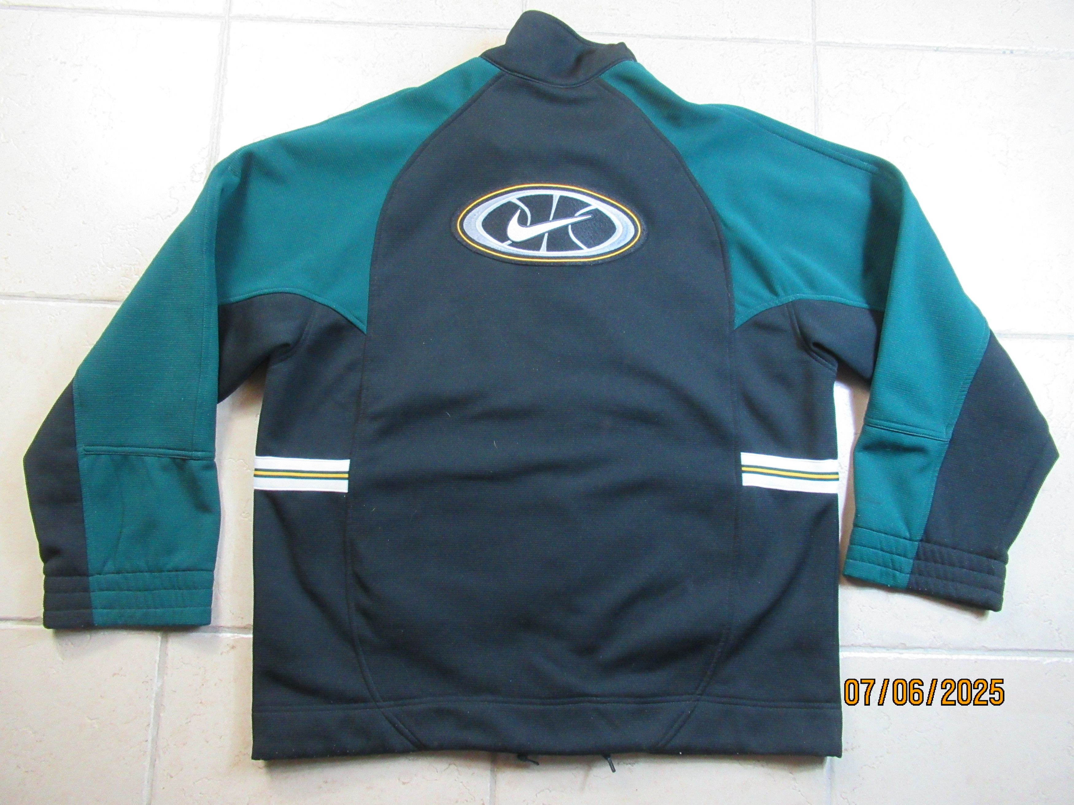 Nike Nike black/green jacket Size US L / EU 52-54 / 3 - 6 Thumbnail