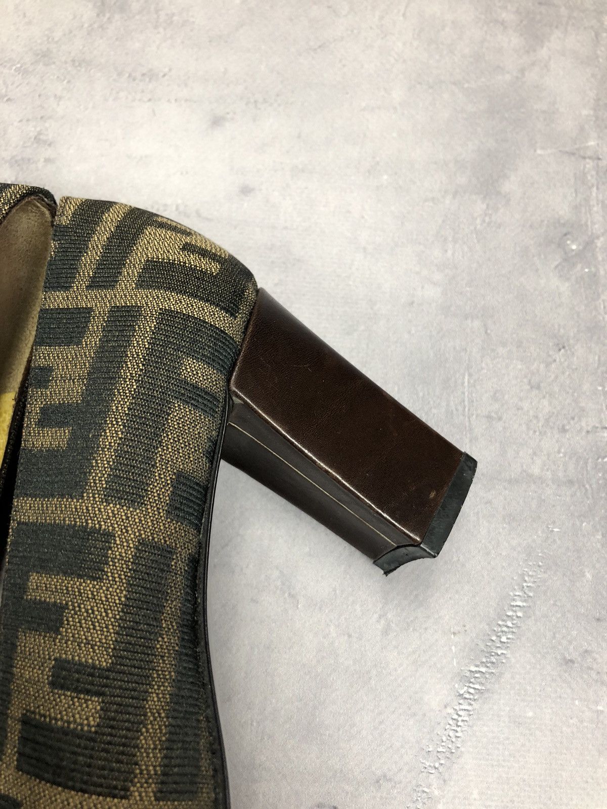 Fendi × Vintage FENDI heel pumps Zucca Canvas Leather Black FF logo 36 Size US 6 / IT 36 - 9 Thumbnail
