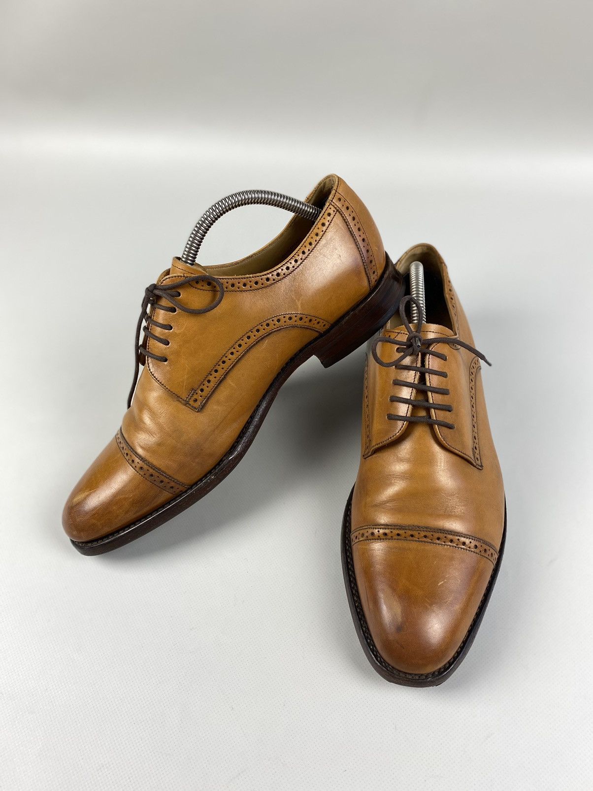 Loake Loake Guilhall men’s leather Oxford formal shoes Size US 9.5 / EU 42-43 - 12 Thumbnail