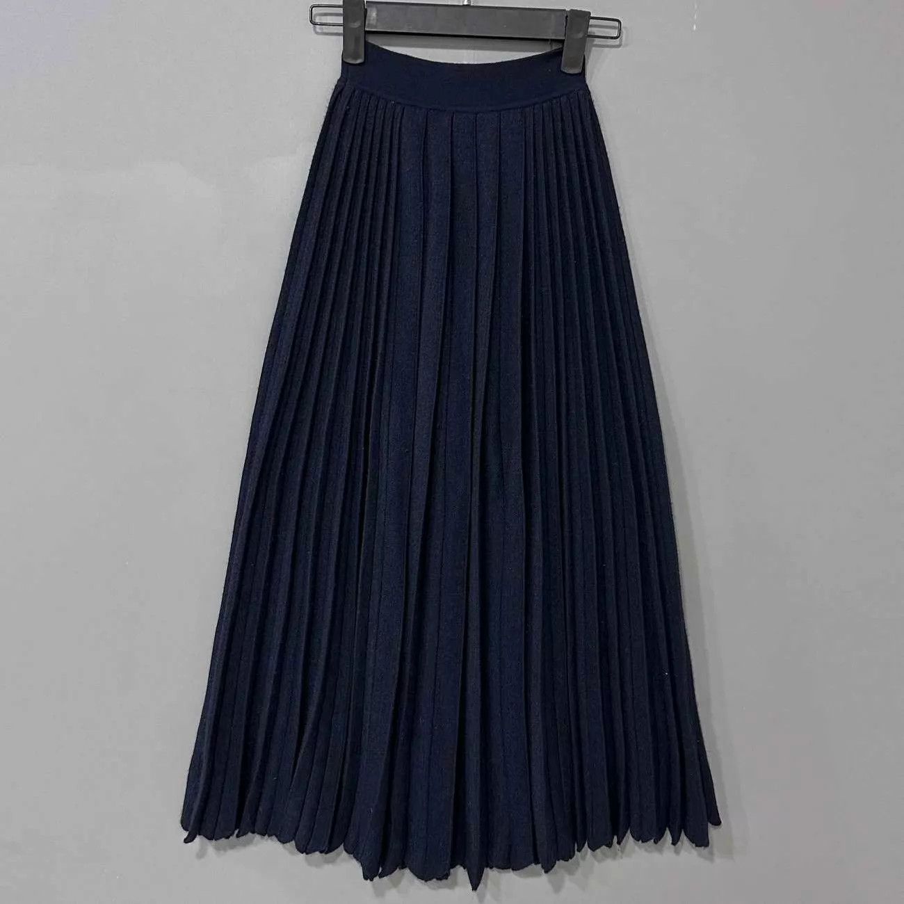 Loro Piana Loro Piana Navy Blue Cashmere Pleated Midi Skirt Size 38 Size 26" / US 2 / IT 38 - 3 Thumbnail