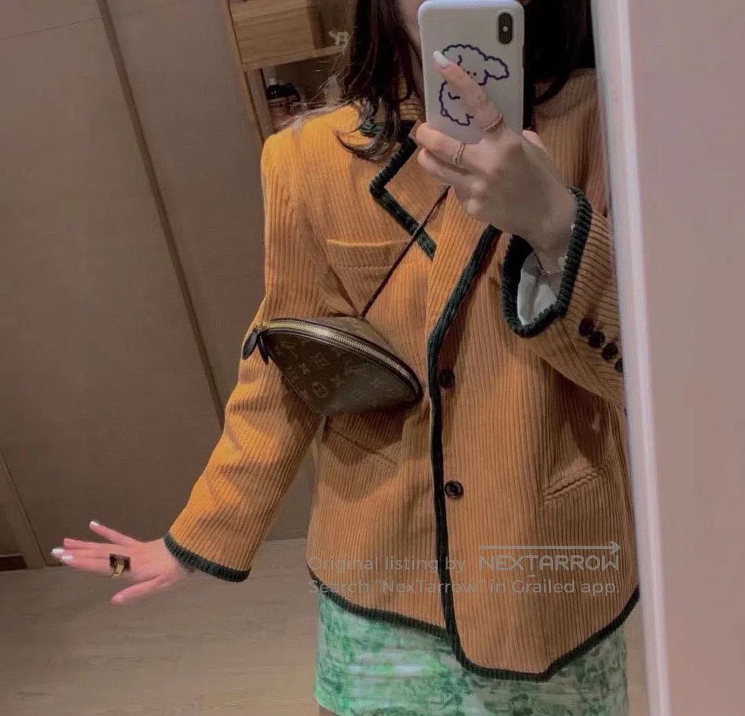 Louis Vuitton LV Monogram UFO Runway Bag. Size ONE SIZE - 7 Thumbnail