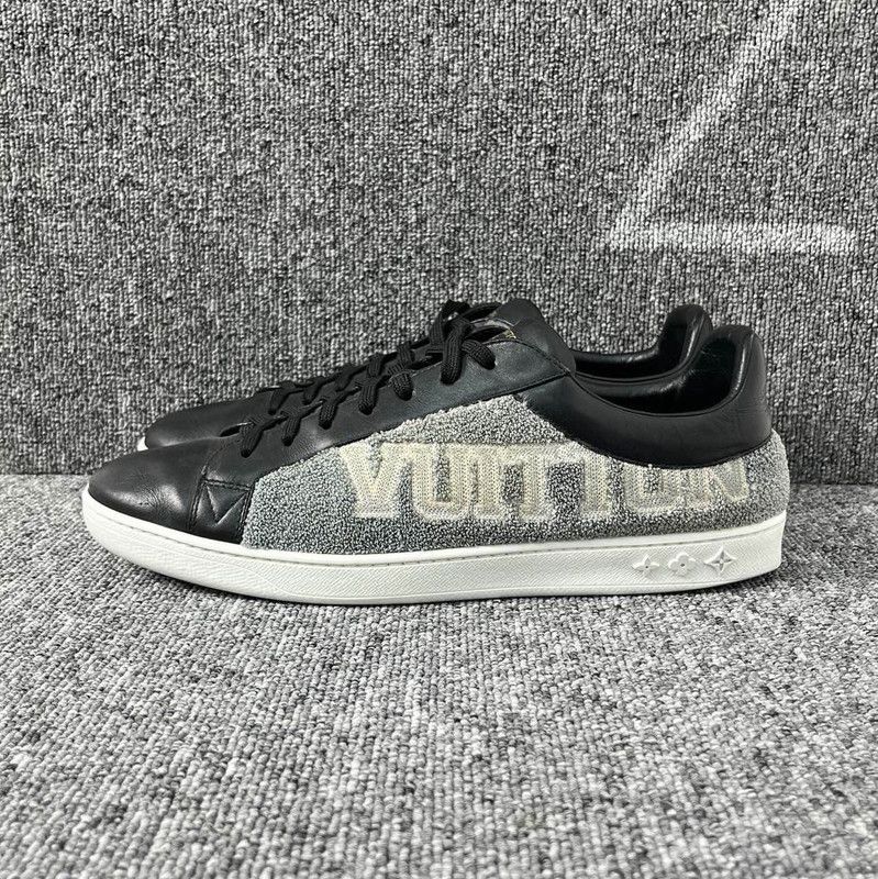 Louis Vuitton Louis Vuitton Comfortable Low-Top Sneakers in Black and Gray 0079 Size US 8 / EU 41 - 1 Thumbnail