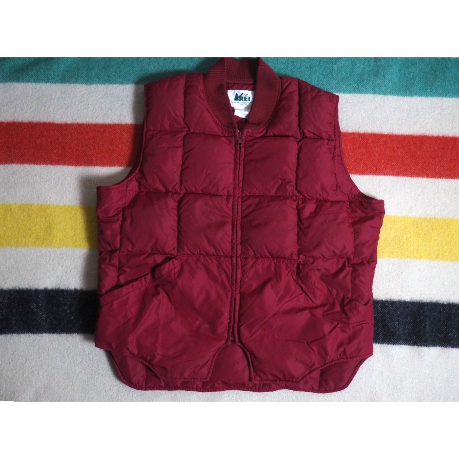 Vintage VTG 80s REI Dark Red Outdoor Full Zip Lodge Hiking Down Puffer Vest Mens XL Size US XL / EU 56 / 4 - 2 Thumbnail