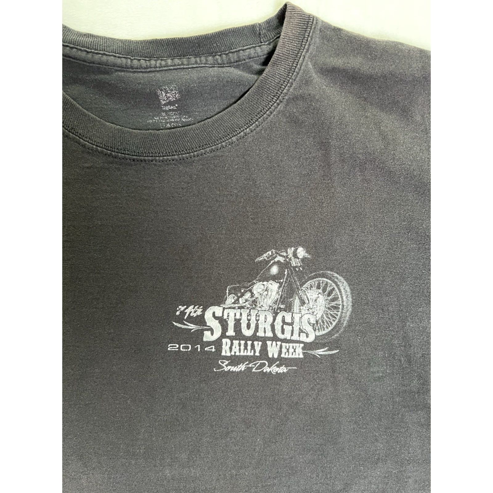 Gildan VINTAGE 2014 Sturgis T-Shirt Mens Size Large “Thunder In The Hills” Y2K Graphic Skeleton Biker 90s Shirt Size US L / EU 52-54 / 3 - 3 Thumbnail