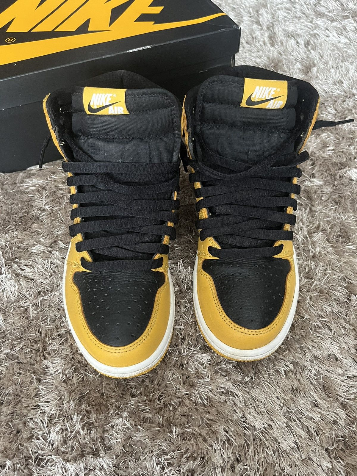Jordan Brand × Nike Air Jordan 1 Pollen Size US 7 / EU 40 - 3 Thumbnail