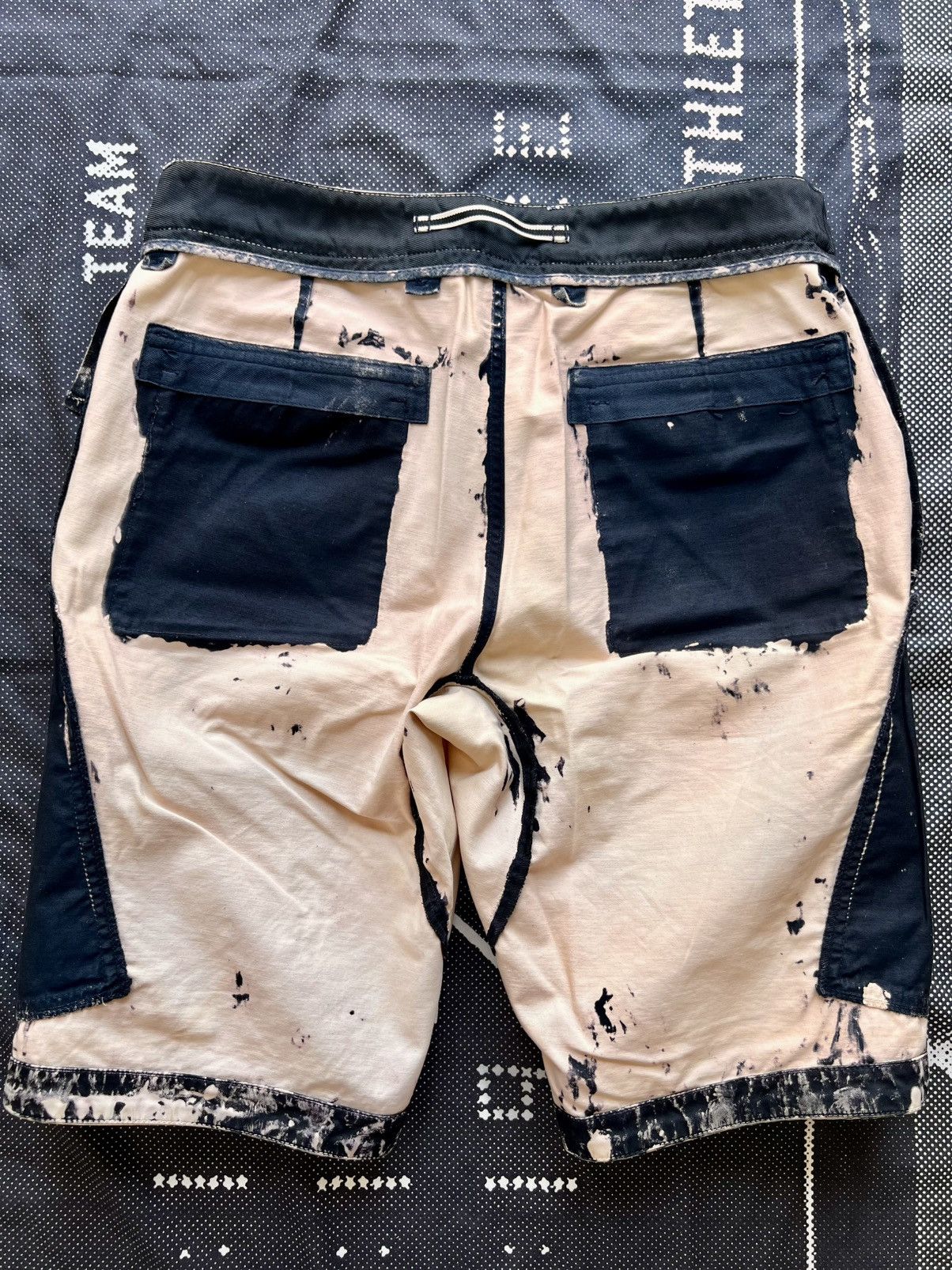 Stone Island Stone Island Hand Corrosion Cargo Shorts Type RE W30 Size US 30 / EU 46 - 19 Thumbnail