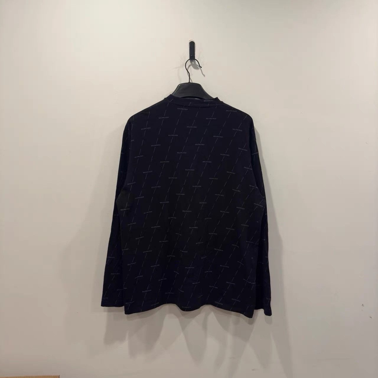 Balenciaga Balenciaga Black Logo All-over Long Sleeve K28 Size US S / EU 44-46 / 1 - 2 Thumbnail