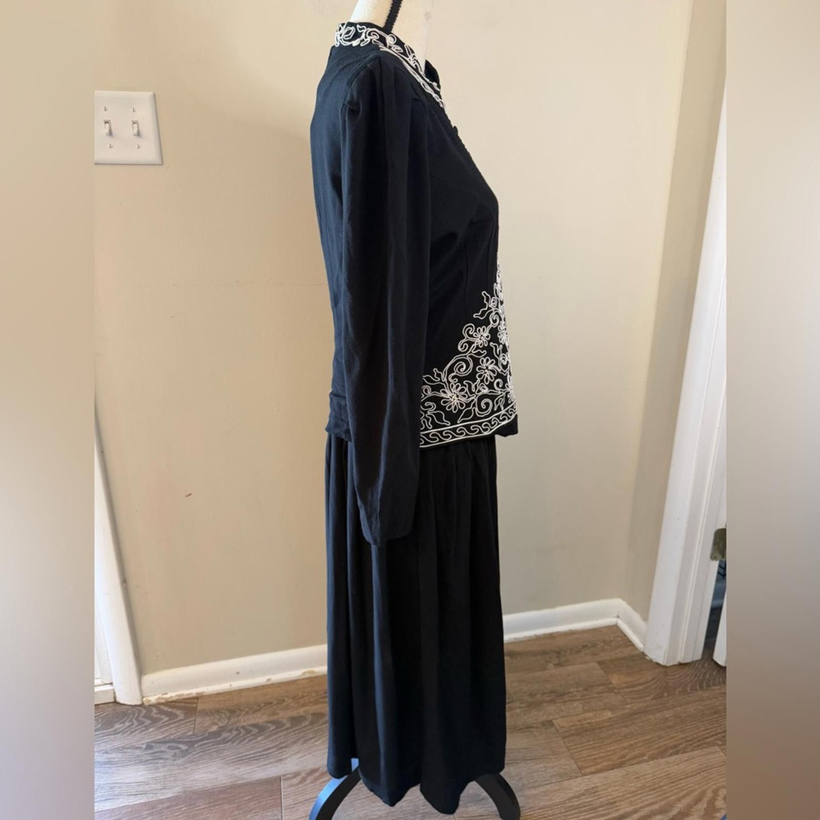 Other Karin Stevens Petites vintage black embroidered maxi dress 8 Size M / US 6-8 / IT 42-44 - 4 Thumbnail