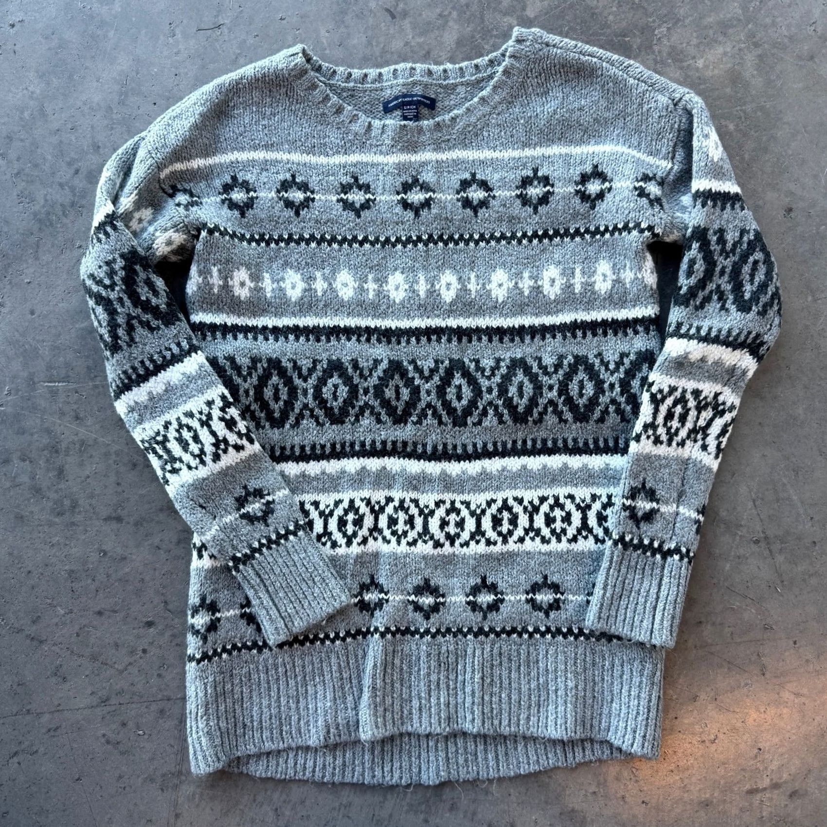 Vintage VINTAGE American Eagle Outfitters Fair Isle Nordic Knit Cozy Sweater Small Gray Womens Size S / US 4 / IT 40 - 2 Thumbnail