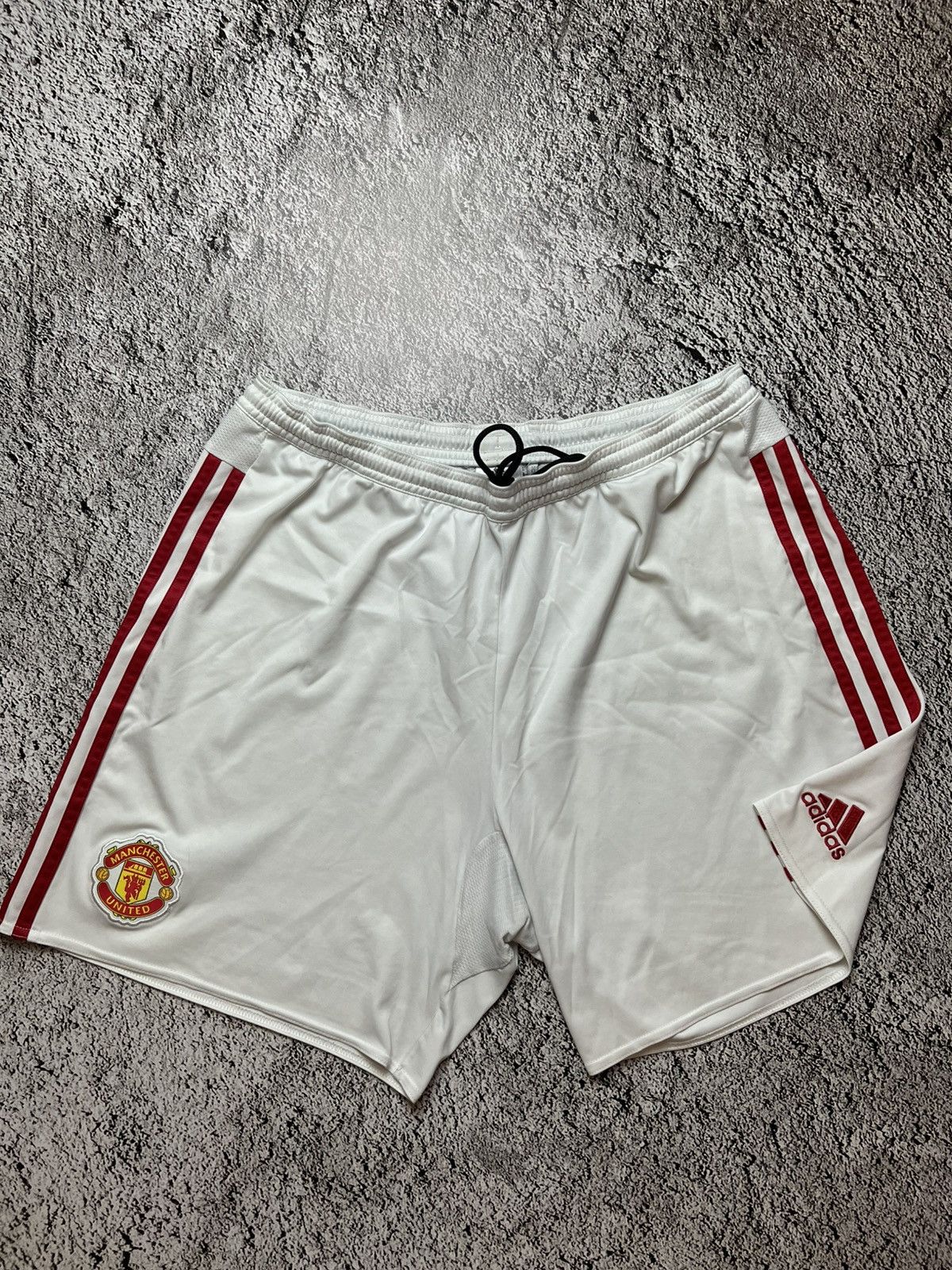 Adidas Adidas Manchester y2k shorts Size US 34 / EU 50 - 1 Thumbnail