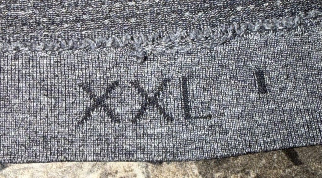 Lululemon LULULEMON METAL VENT V-NECK SHORTSLEEVE SHIRT GRAY SIZE XXL Size US XXL / EU 58 / 5 - 6 Thumbnail