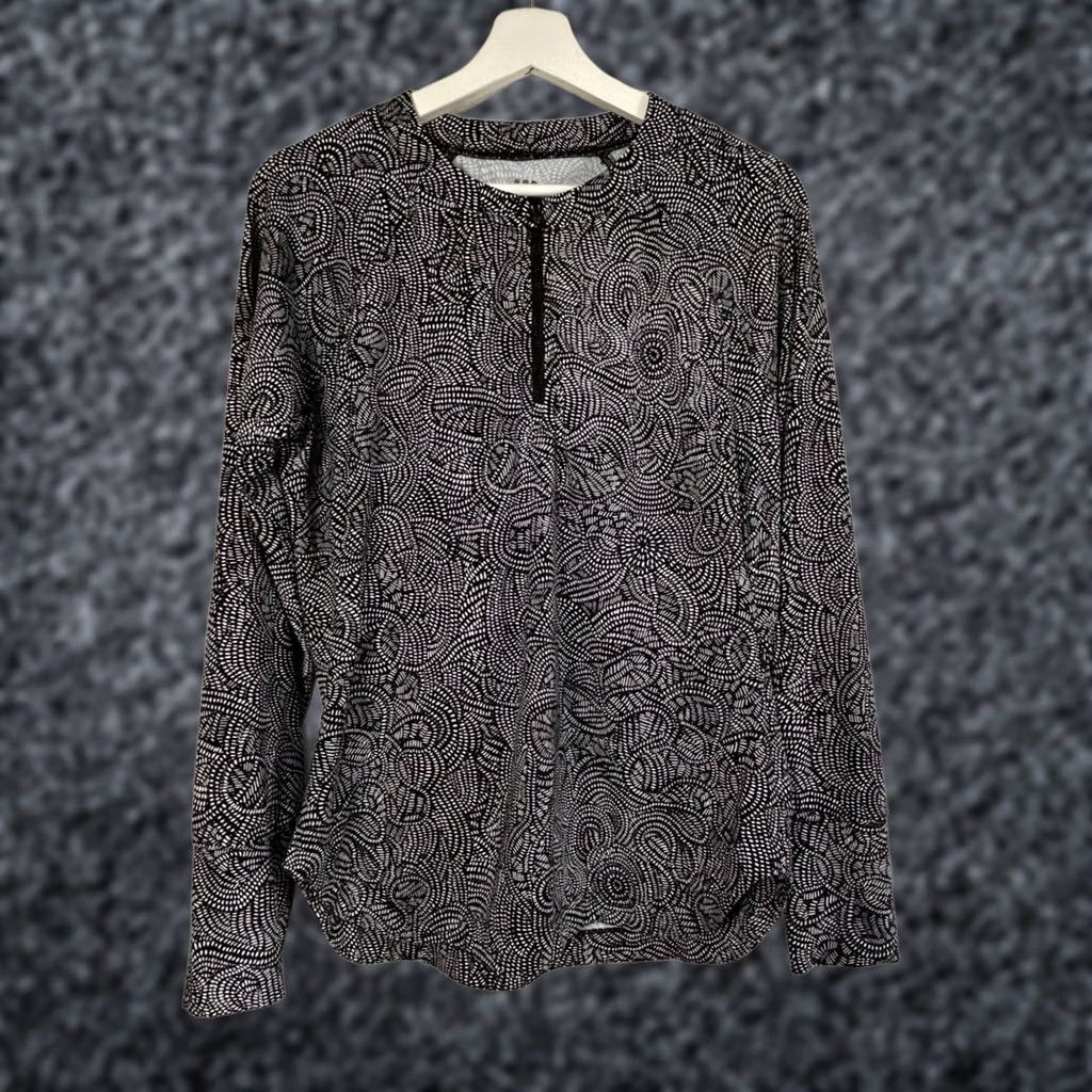 Vintage Title Nine Womens Black & White Abstract Long Sleeve Top Medium 1/4 Zip Pullover Size M / US 6-8 / IT 42-44 - 1 Thumbnail