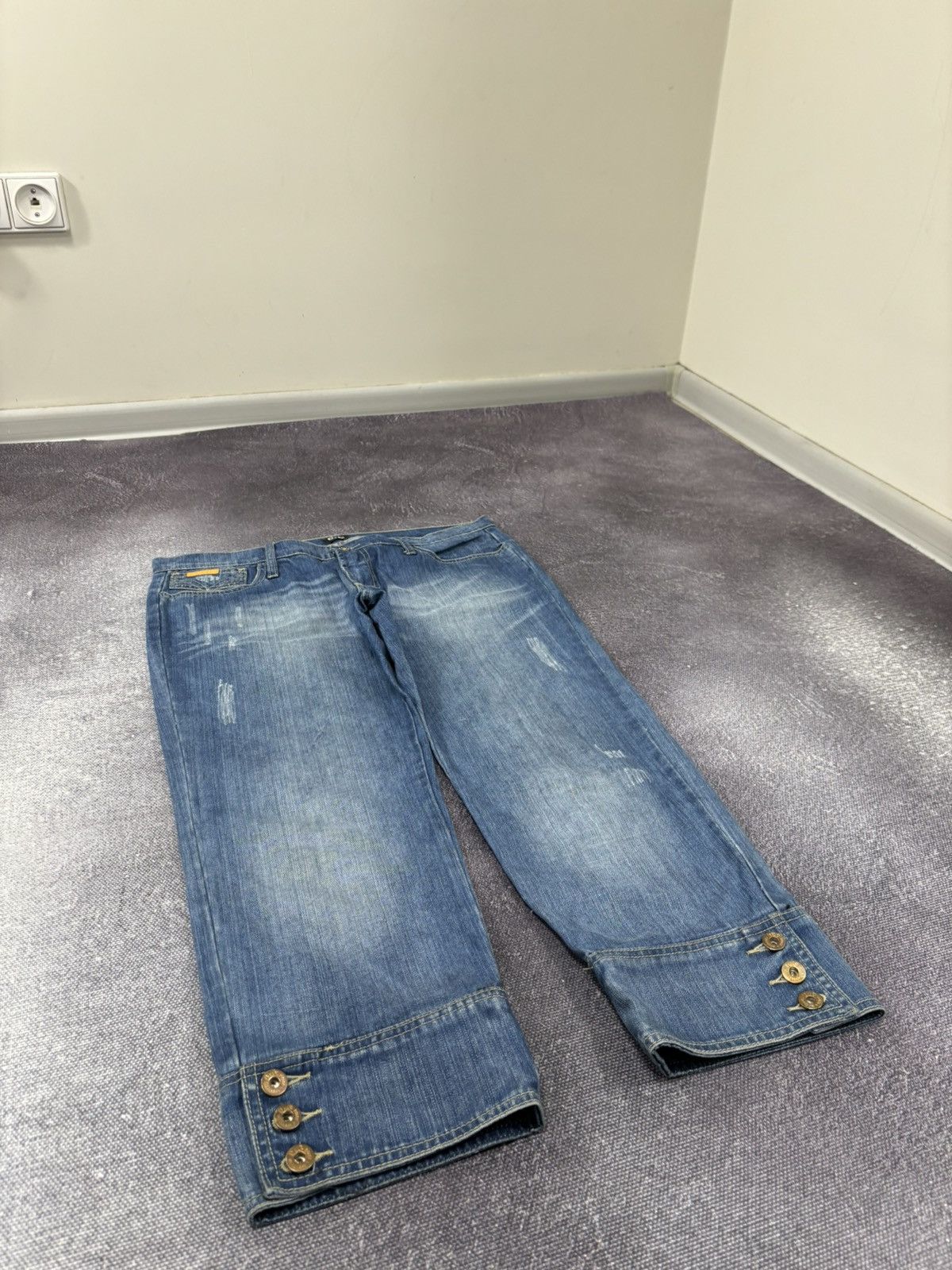 Dolce & Gabbana Vintage Dolce & Gabbana Women’s Embroidered Logo Denim Jeans Size 34" / US 12 / IT 48 - 10 Thumbnail