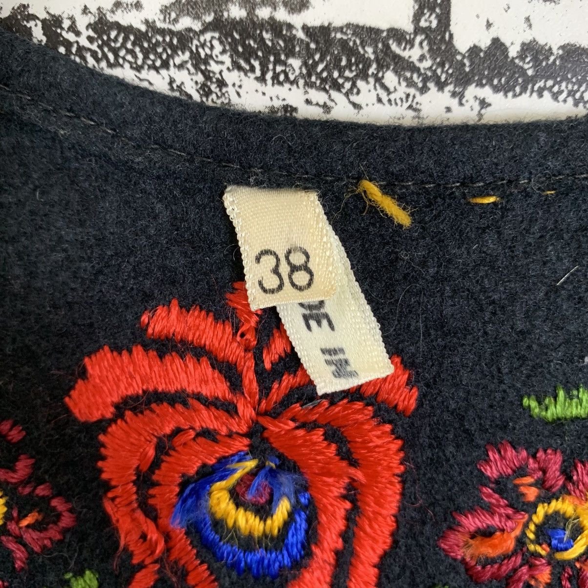 Designer × Vintage Vintage Hungarian Matyo Vest Flower Embroidered Size XS / US 0-2 / IT 36-38 - 8 Thumbnail