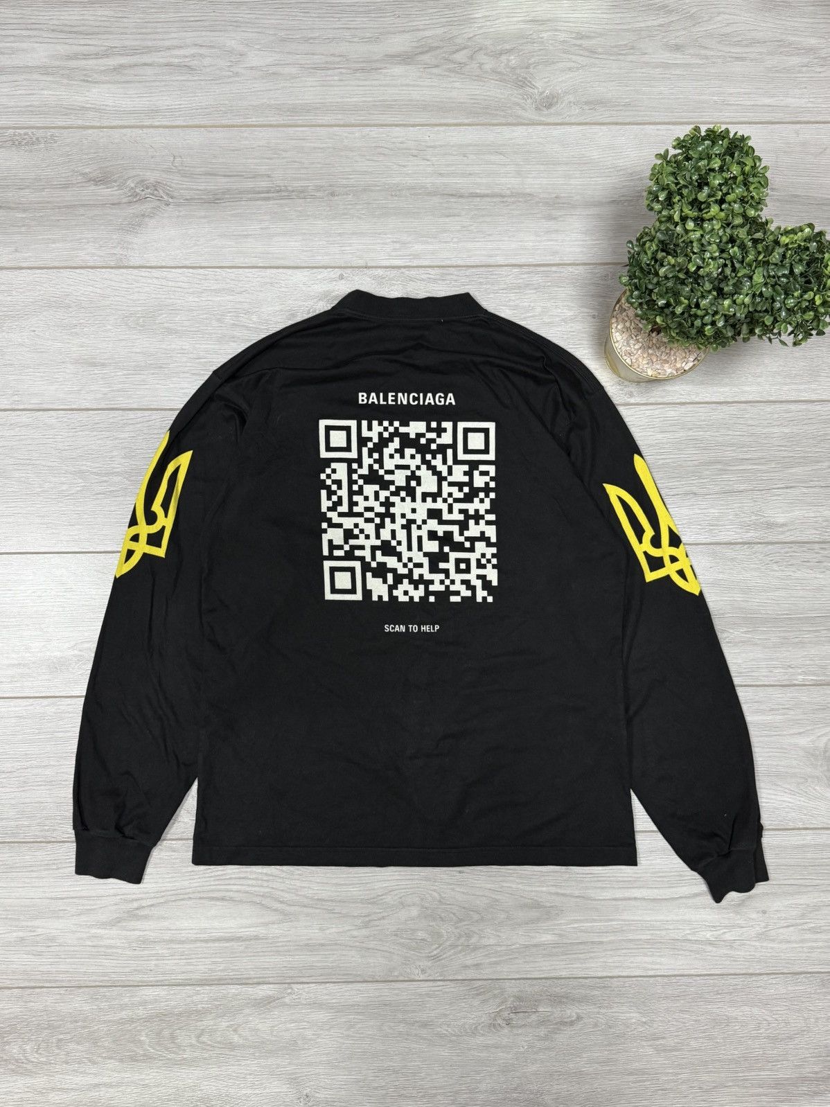 Balenciaga Balenciaga Ukraine Support long sleeve Tee united24 flag Size US M / EU 48-50 / 2 - 2 Thumbnail