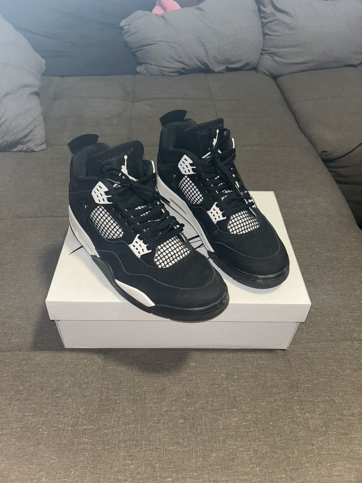 Jordan 4 White Thunder