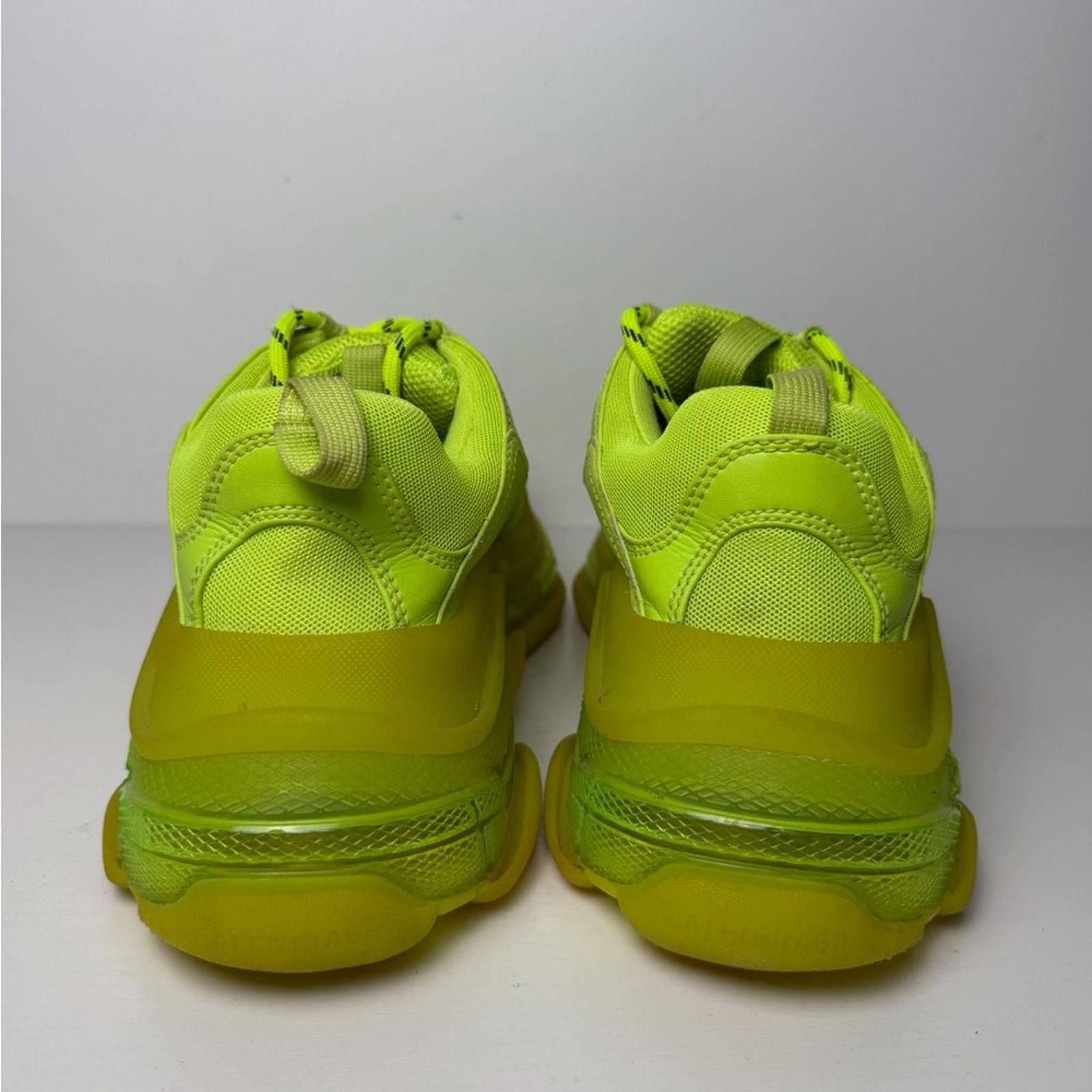 Balenciaga Balenciaga Triple S Clear Sole Sneaker Neon Green Men SZ 40 Size US 7 / EU 40 - 4 Thumbnail