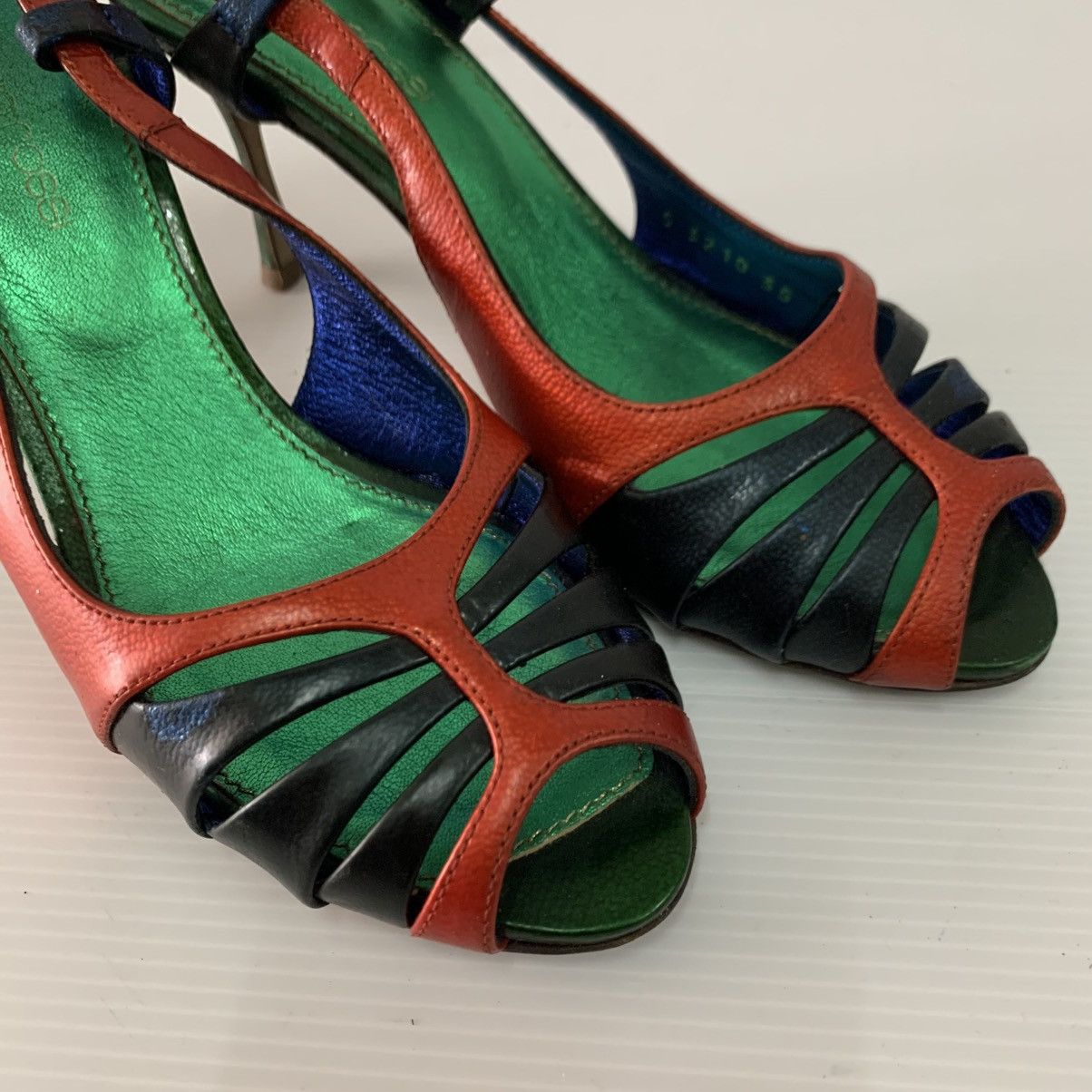 Sergio Rossi Sergio Rossi Heels Size US 5 / IT 35 - 7 Thumbnail