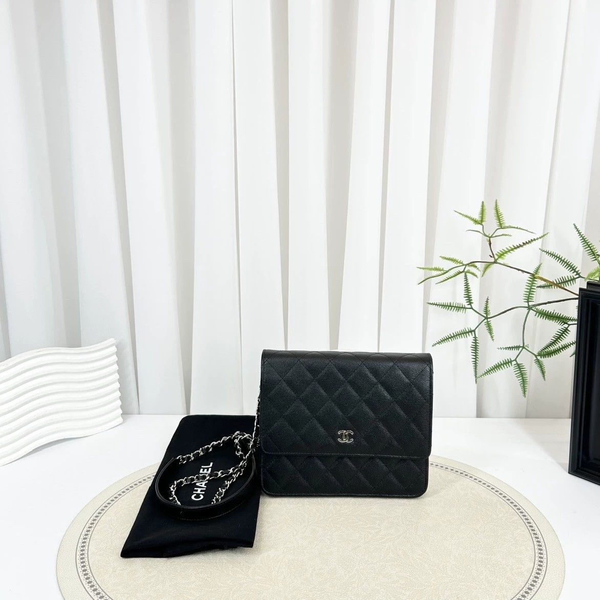 Chanel Pre-loved Bag Very good condition Size ONE SIZE - 1 Thumbnail